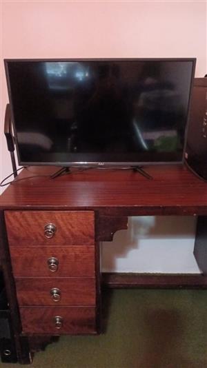 TV 32"color HDR LED .  Good condition 