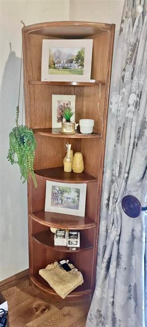 Corner display