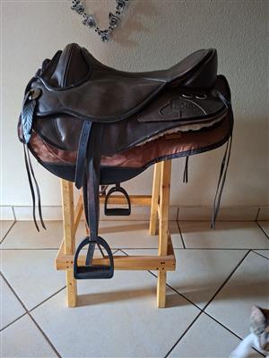 Barefoot leather Treeless Saddle for sale