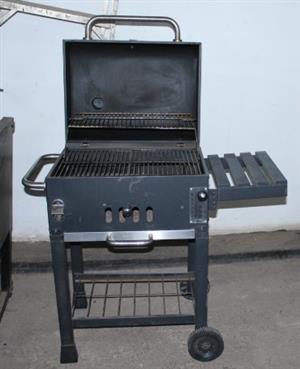 BRAAI BLACK & SILVER STAND (S067669C)