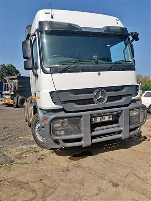2013 Mercedes-Benz Horse truck