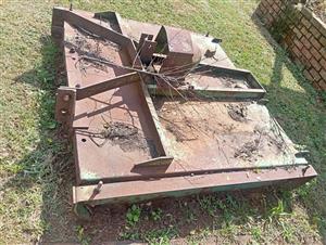 Grass cutting tractor slasher 1.6m. gearbox is missing.