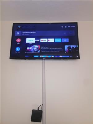 I am selling my 39'' Sinotec tv. its not a smart tv 