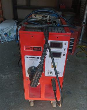 MATWELD ECOMIG 250 WELDER