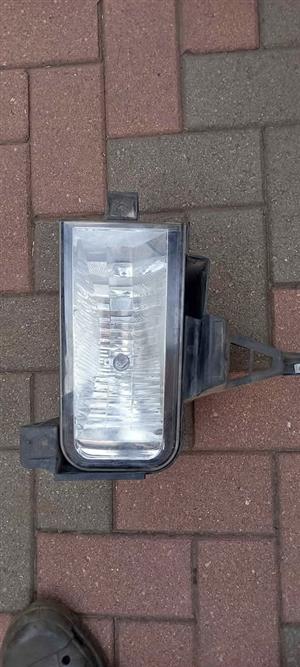 Toyota land cruiser vx200 left spotlight