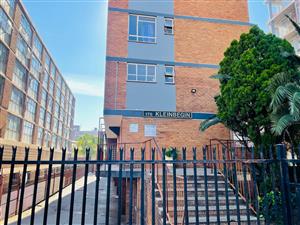 1 bedroom flat for sale!!