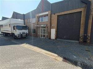 Fantastic Warehouse of 426 m² to let in Kya Sands!