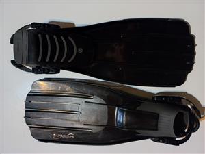 SaekoDive Fins Size M &  Bright Weights Snorkel Bag