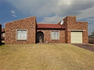 Hot Property Alert – Sectional Title Gem in Noordrand