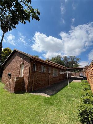House For Sale in Rooihuiskraal