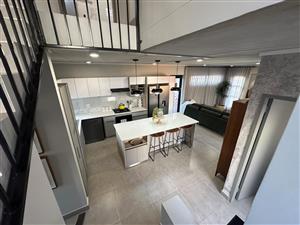 Townhouse For Sale in Kya Sands