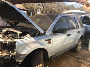 Freelander 2 S i6 Petrol-Running Engine and Car stripping for spares 