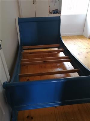 3/4 sleigh bed and mattress set