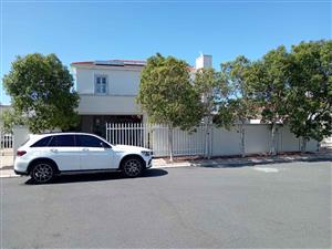 House For Sale in Parklands North