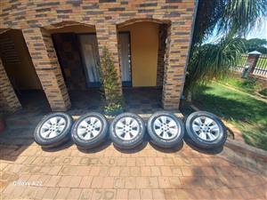 5 X TOYOTA HILUX RIMS WITH TYRES