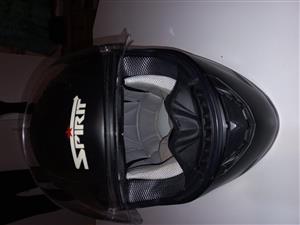 Spirit Evotech Full-Face Motorcycle Helmet (Great Condition) – Size Medium