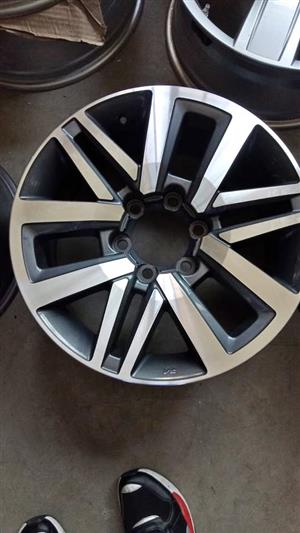 18" Toyota Hilux/Fortuner mag to use for spare 
