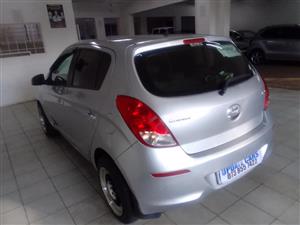2013 HYUNDAI I20 1.4 FLUID MANUAL SILVER SPARE KEY 87.000KM 