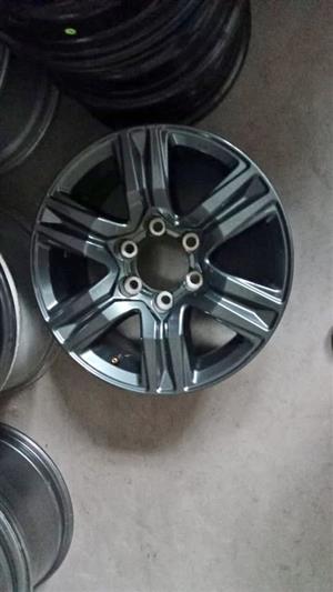 17" Toyota Hilux/Fortuner original mag to use for spare 