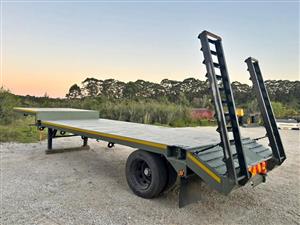 Low bed trailer