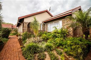 Townhouse For Sale in Sinoville