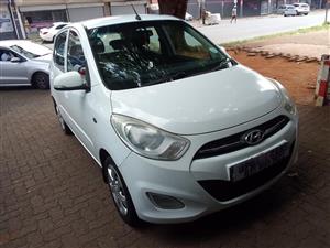 Hyundai i10 1.1   mileage 92000  model  2011 petrol white color 