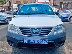 2014 model Nissan NP200 Canopy manual Transmission petrol 1.6 engine capacity mileage 130000km