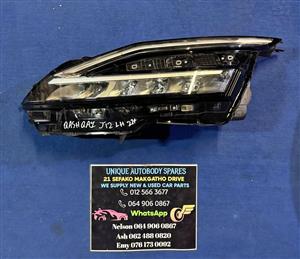 Nissan Qashqai J12 Left Headlight