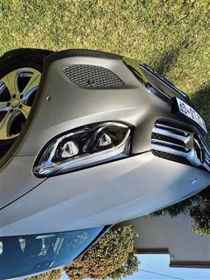 Mercedes Benz GLC 250 Left front headlamp