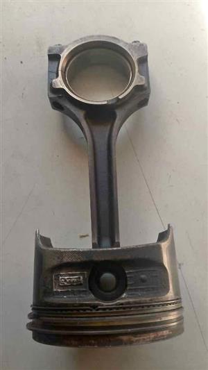 Ford Fiesta 1.6 Duratec piston and conrod
