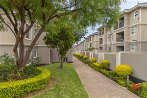 Apartment For Sale in Fourways Gardens