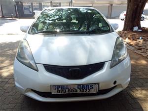 2010 HONDA Jazz 1.5 manual white color petrol  91000km 