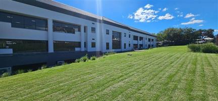 Stand alone 3800sqm Office building to lease in Vorna Valley Midrand