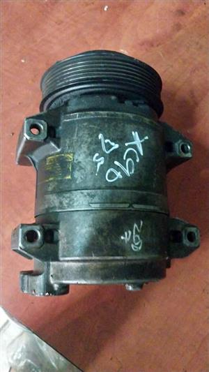 Volvo XC90 D5 2007 Aircon pump for sale