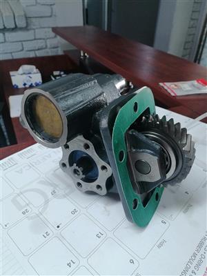 We fit and supply different types of hydraulic PTO and pumps 
