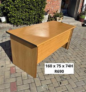 OFFICE DESK