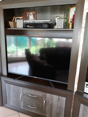 120cm Flatscreen tv
