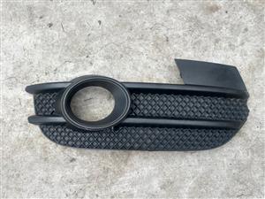 Audi q3 Right side fog light cover