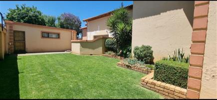 House For Sale in Sunward Park