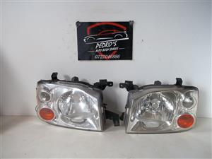 Nissan NP300  headlight sets