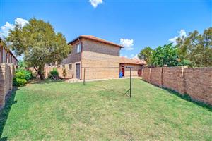 Townhouse For Sale in Annlin