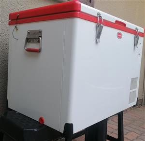 60 liter Snomaster fridge/freezer