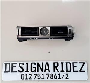 LEXUS IS350 3IS CENTRE DASH AIR VENT WITH ANALOGUE CLOCK AVAILABLE 