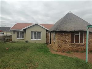 Sale; House in Karen Park