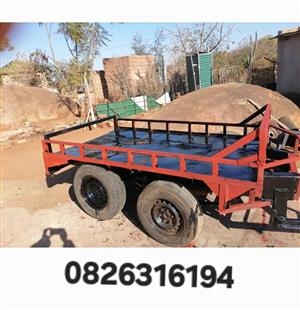 Heavy duty double-axle farm trailer