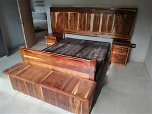 Sleeper Queen bed stel R11900