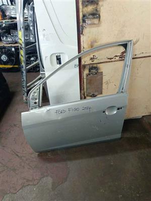 2014 FORD FIGO LEFT FRONT DOOR