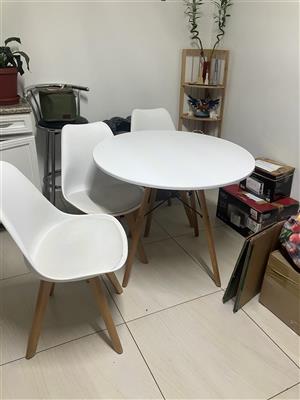 White Kitchen table and chairs