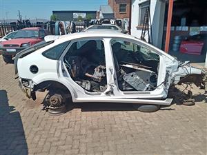 FORD FOCUS 2007 STRIPPING FOR SPARES
