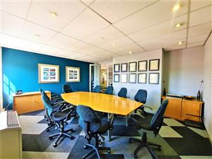 291m² Office to Let in Fourways Golf Park